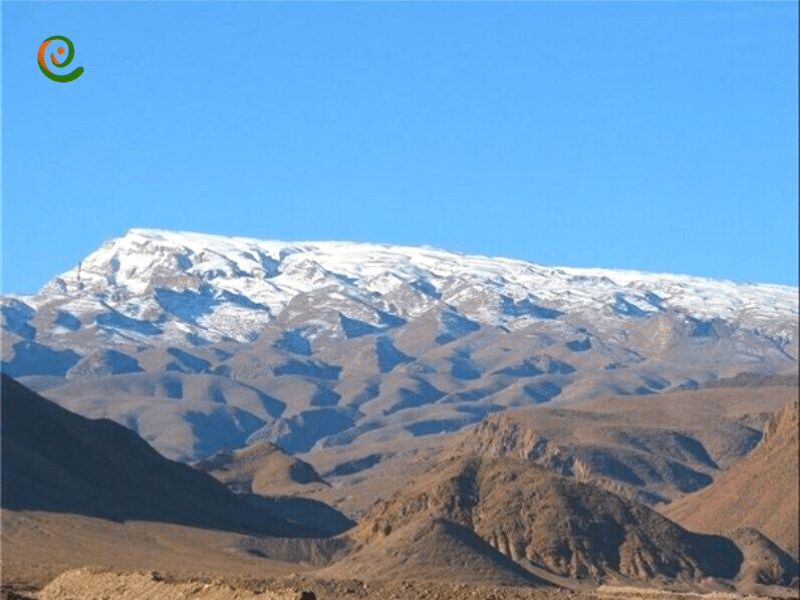 بهترین فصل صعود به قله شیر کوه یزد را در دکوول بخوانید